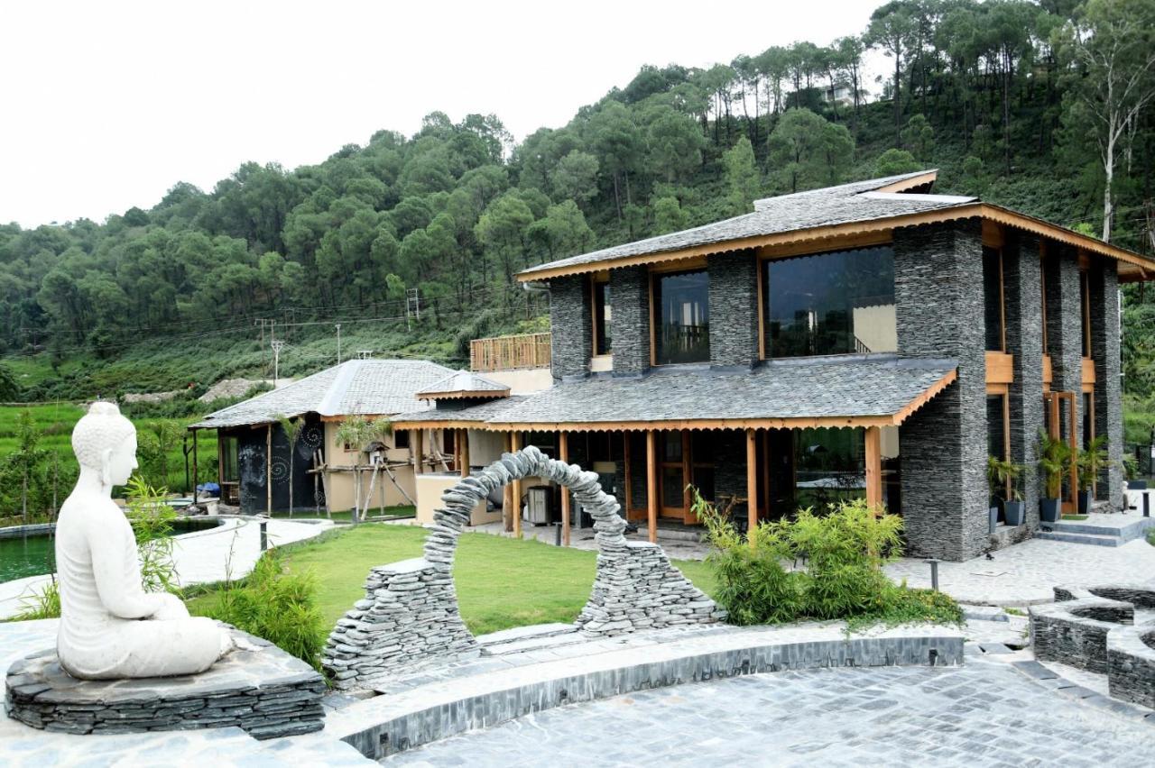 Osho Himalayas Wellness Resort Kangra Exterior foto