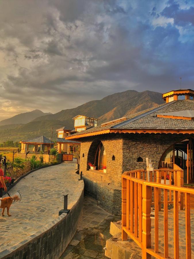Osho Himalayas Wellness Resort Kangra Exterior foto